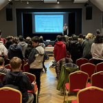 Modré dveře - Přednášky o krizové intervenci školám