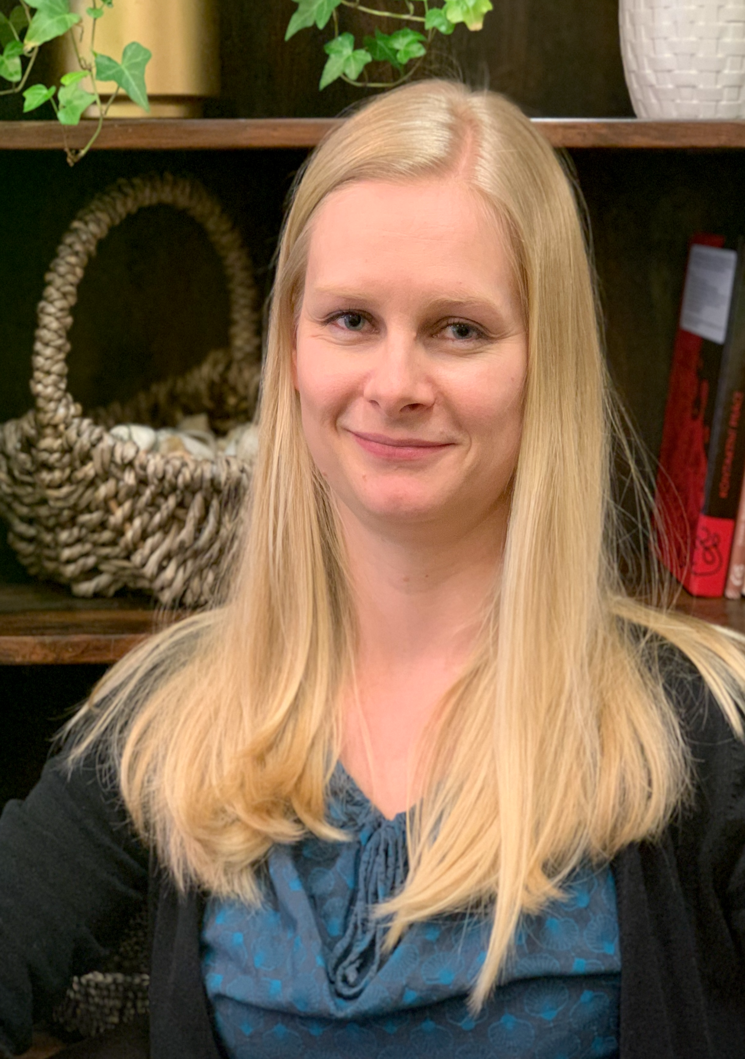 Mgr. Alena Zelinová